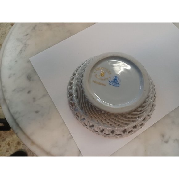 Reticulated Handarbeit China Bowl Apples and Grapes Romania - Picture 4 of 4